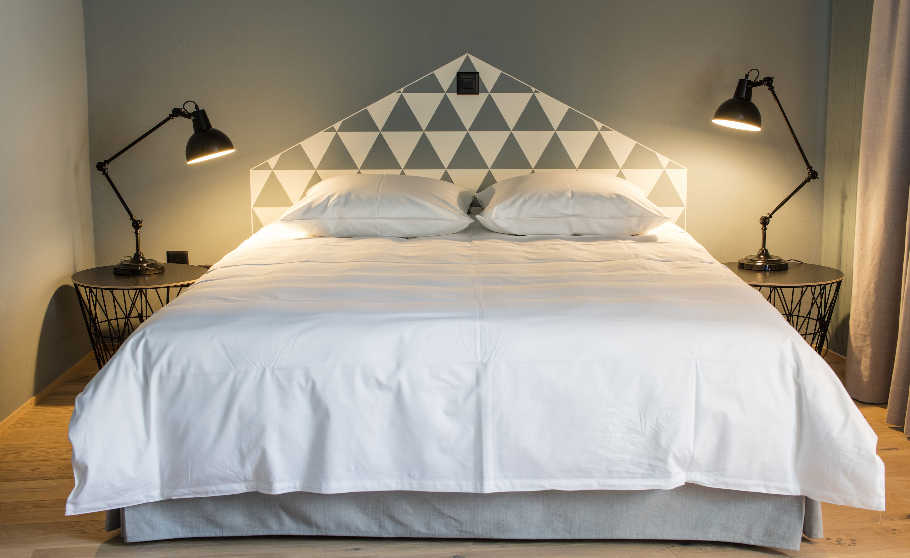 A hotel bedroom