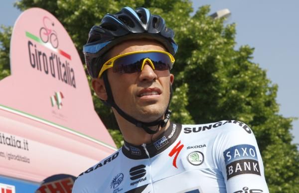 Alberto Contador signs on at the start