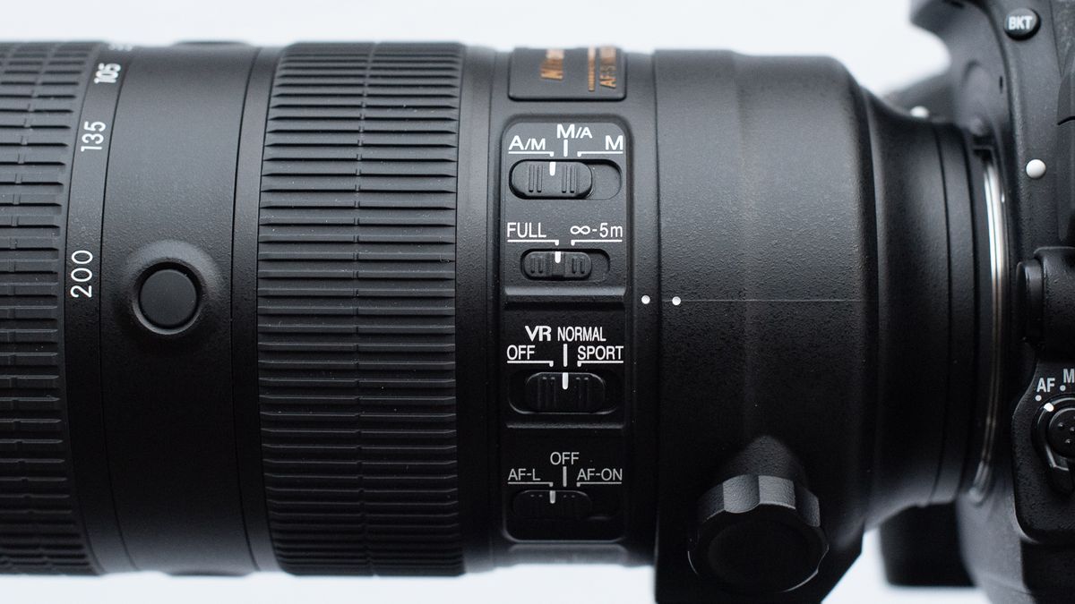 Nikkor AF-S FX 70-200mm f/2.8 review: lens switches