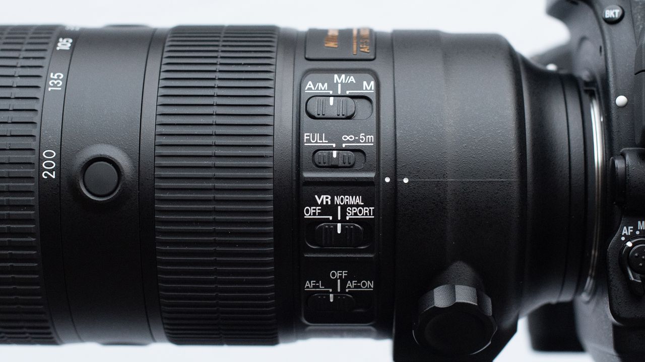Nikkor AF-S FX 70-200mm f/2.8 review: lens switches