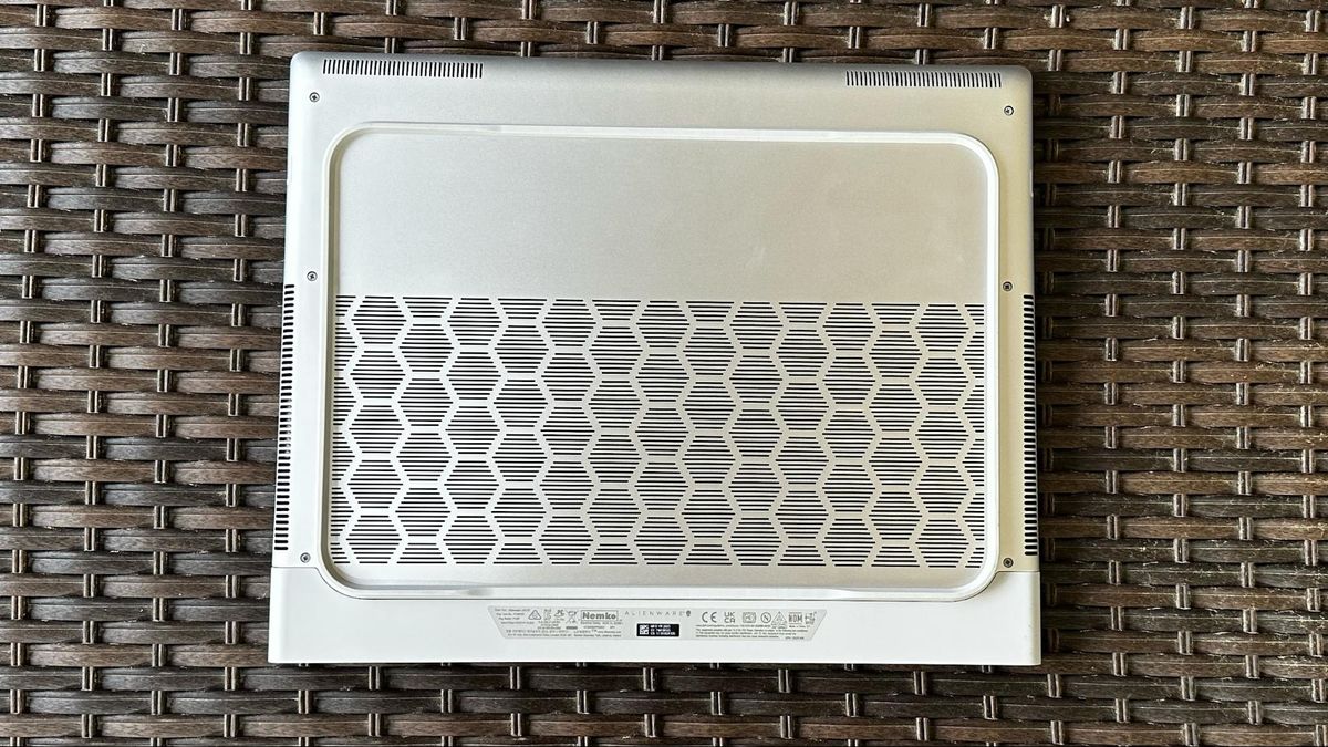 Alienware x16 (2023)