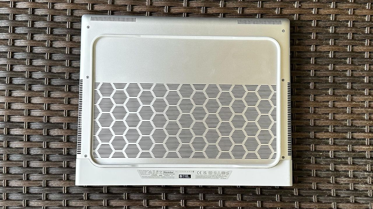 Alienware x16 (2023)
