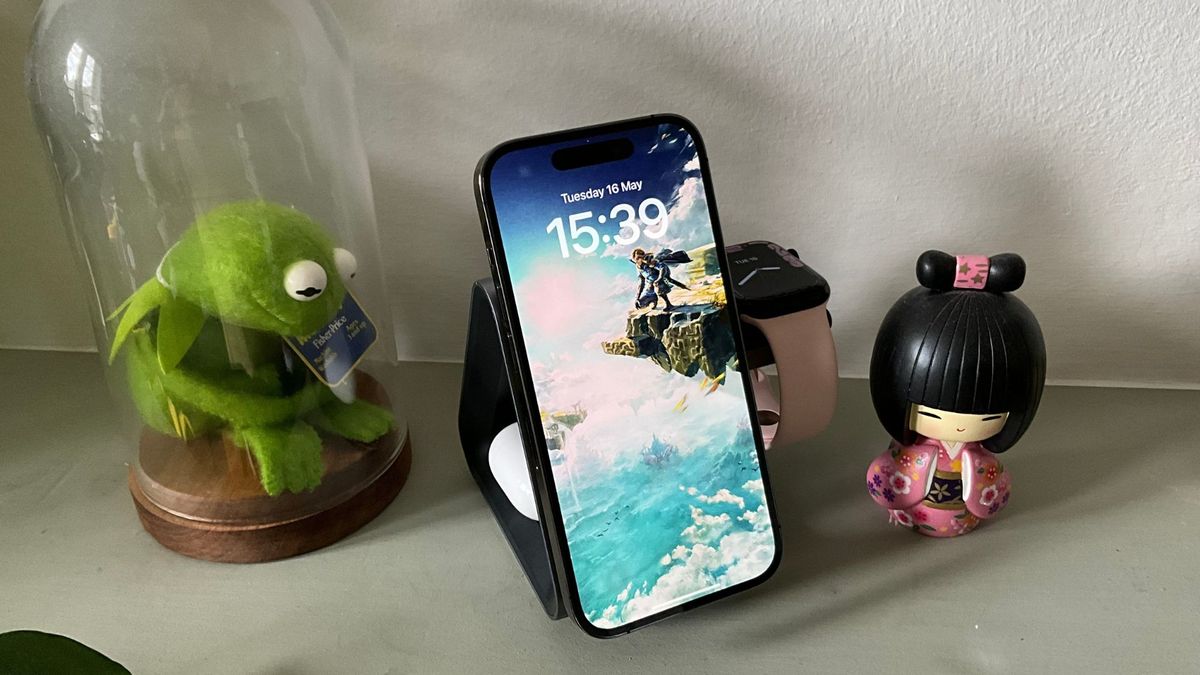 Anker 3-in-1 Cube with MagSafe review: The Tesseract of charging stands ...