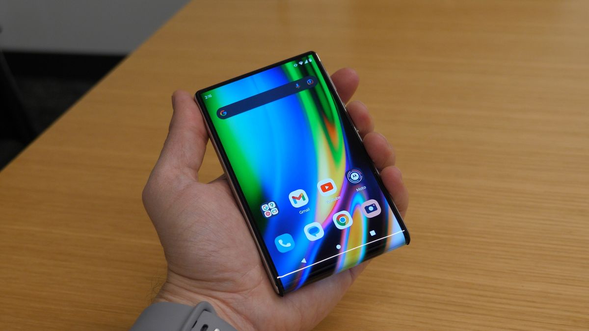 Motorola Rizr with its display compacted