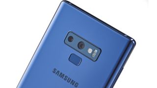 It features the same dual pixel camera as the S9+