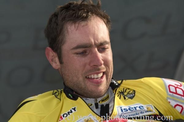 Sylvain Georges (Big Mat - Auber 93) in the leader's yellow jersey.