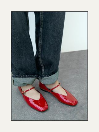 Sepatu merah