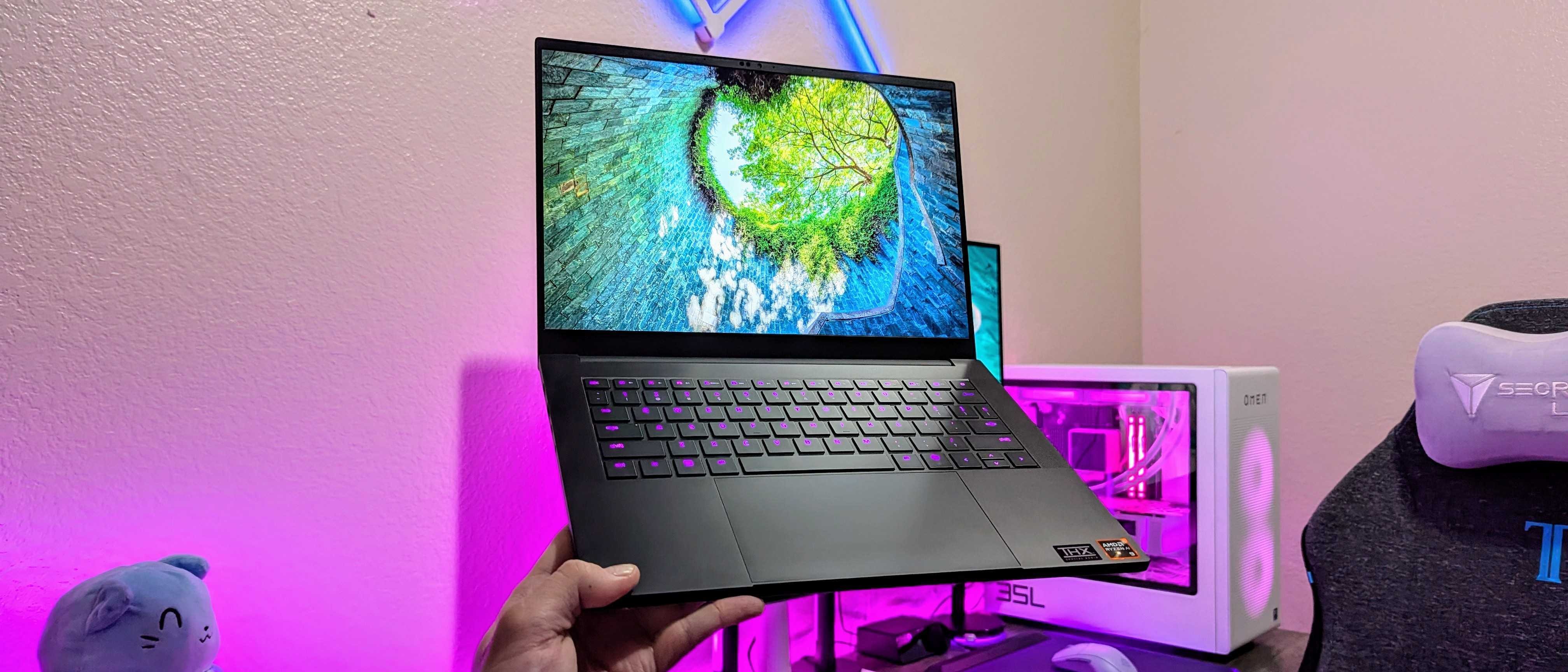 Image of the Razer Blade 14 (2025) gaming laptop.