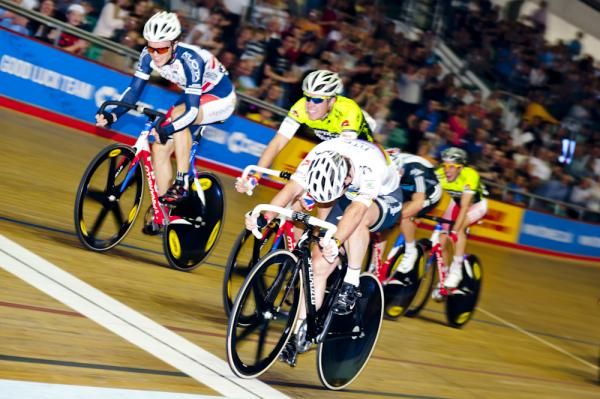 Cavendish takes the scratch race