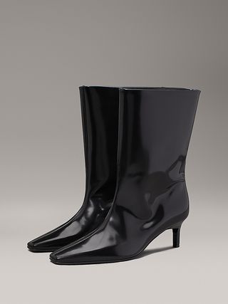 Calvin Klein, Botas de couro com bico quadrado e salto alto