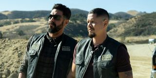 angel and EZ in the desert on Mayans MC season 3