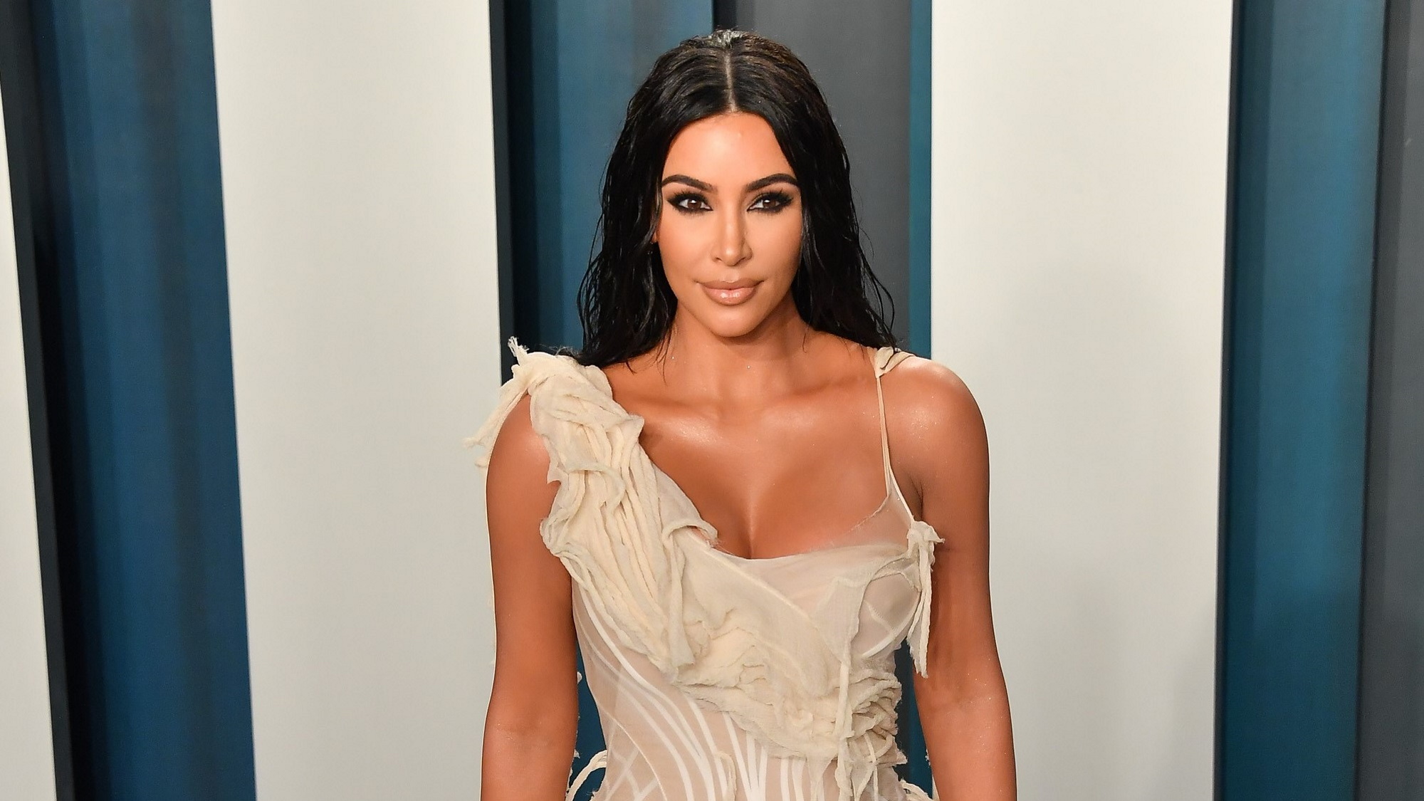 Kim Kardashian West arrives at the 2020 Vanity Fair Oscar Party