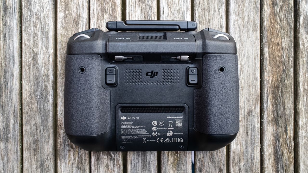 DJI Mavic 3 Pro-Controller back.