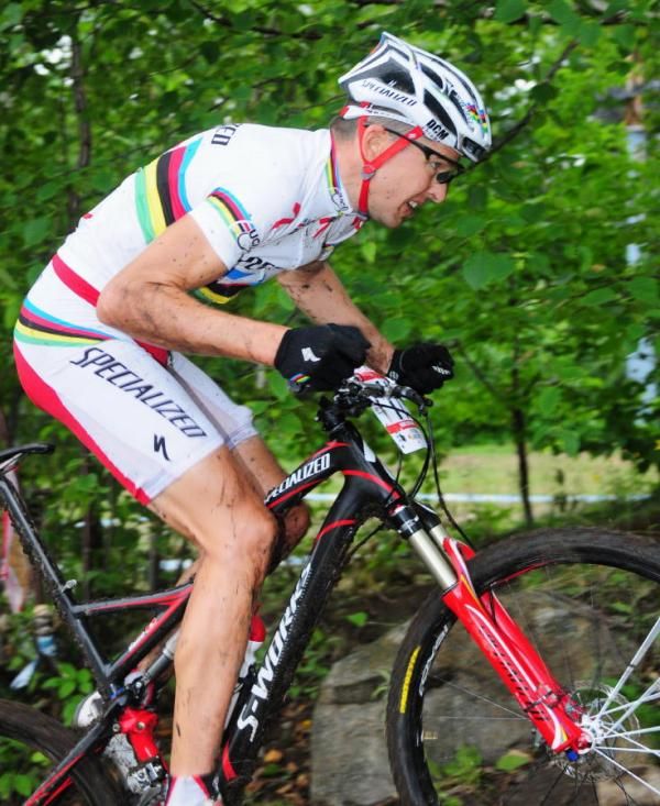 Christophe Sauser (Specialized) riding to 21st place.