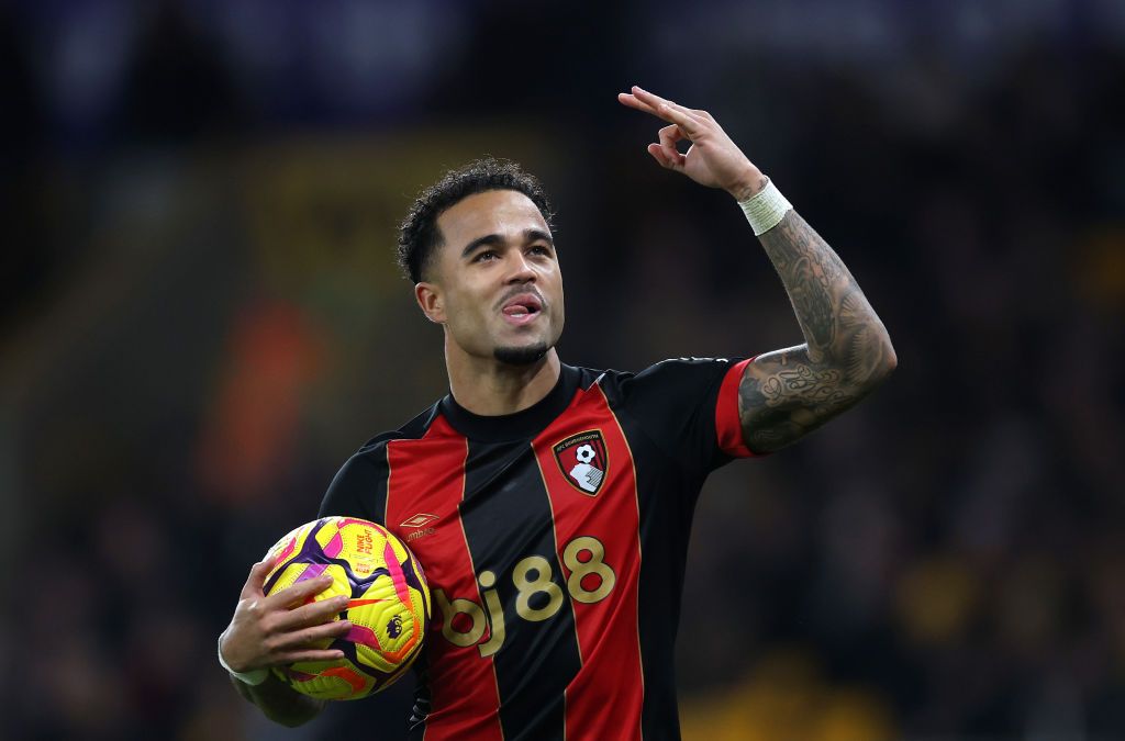 Justin Kluivert of AFC Bournemouth celebrates scoring his team&#039;s fourth goal and his hat-trick goal during the Premier League match between Wolverhampton Wanderers FC and AFC Bournemouth at Molineux on November 30, 2024 in Wolverhampton, England.