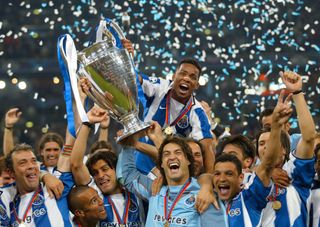 Porto celebrate with the Champions League trophy, 2004