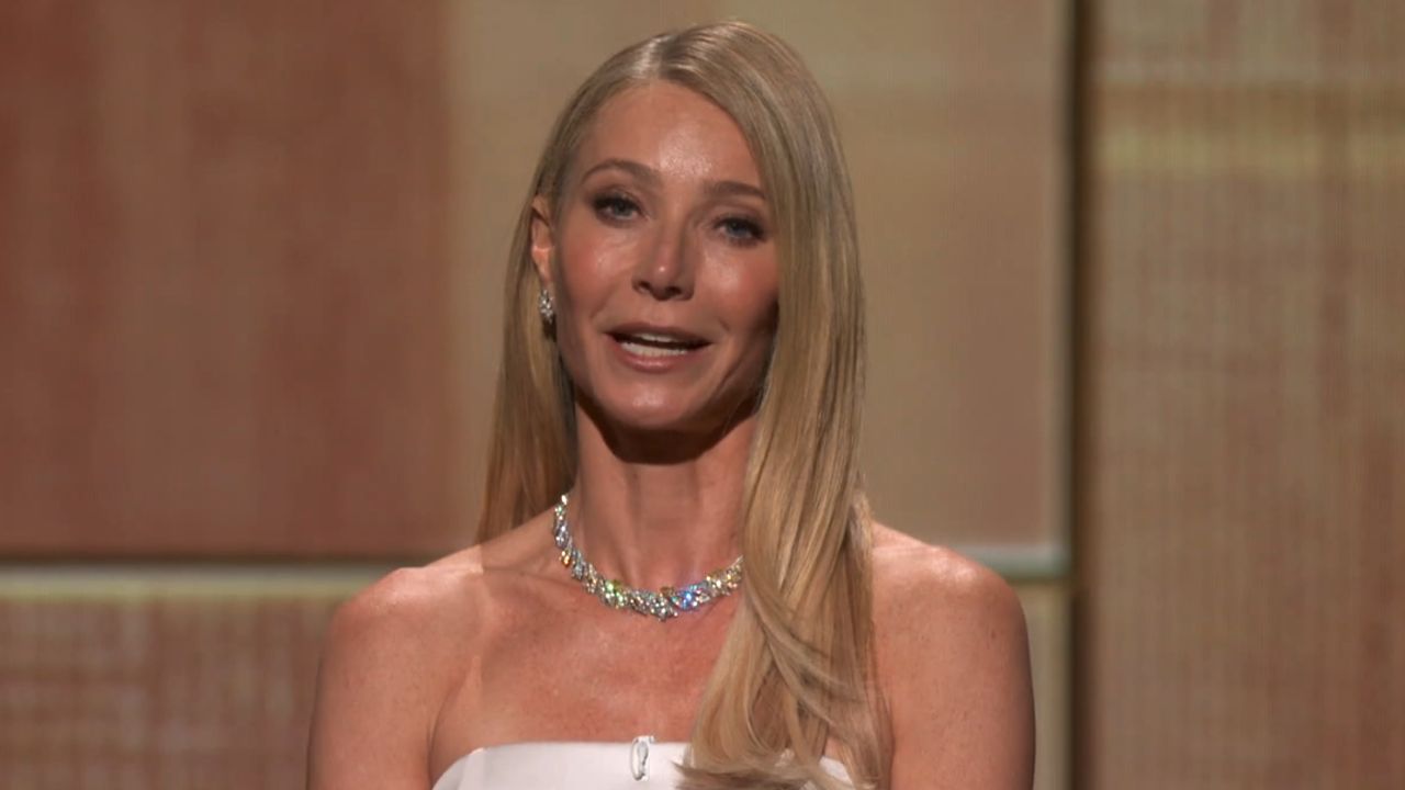 El vestido de premio de Gwyneth Paltrow suena como mi pesadilla literal: ‘No podré orinar’