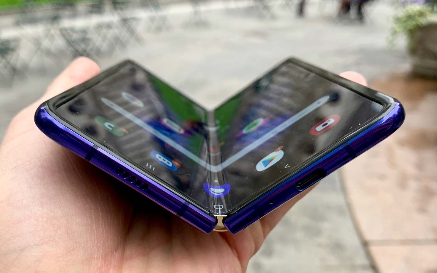 Samsung z fold экран