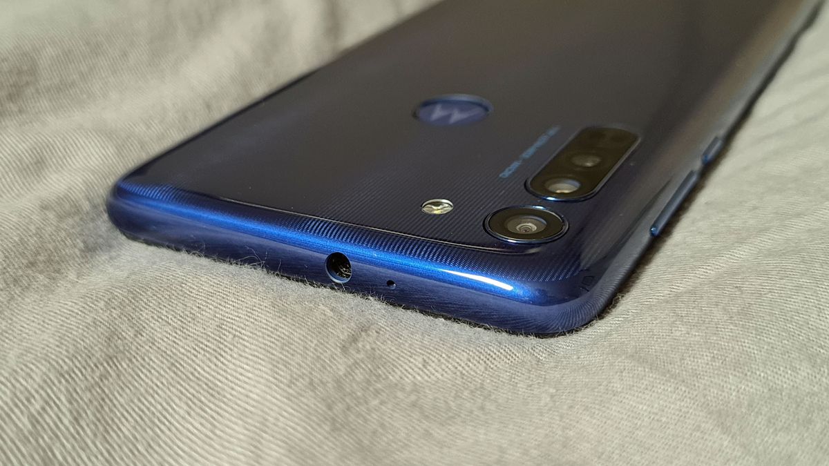 Moto G8