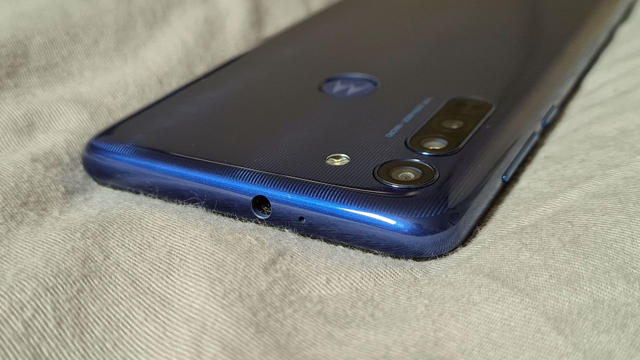 Moto G8