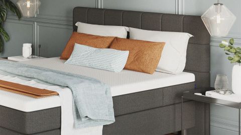 Promotional photo of the Emma Premium mattress