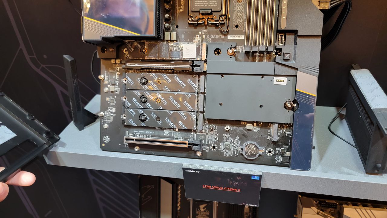 Aorus Z790 Xtreme X Motherboard SSD COoler