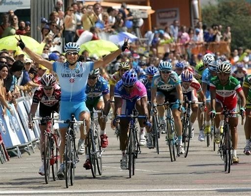 Robert F&ouml;rster (Gerolsteiner) was a comfortable winner in today's chaotic finale.