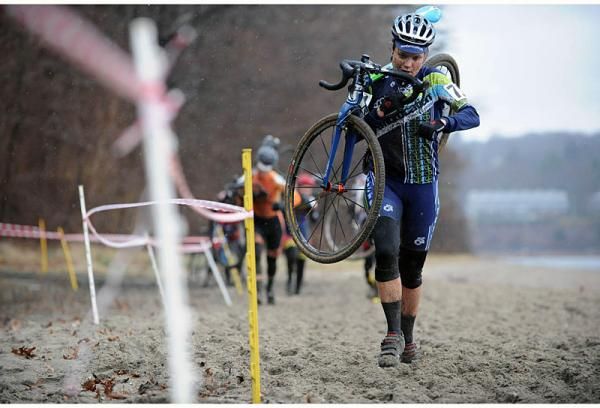 Perri Mertens (Embrocation Cycling Journal / Mad Alchemy) on the beach.