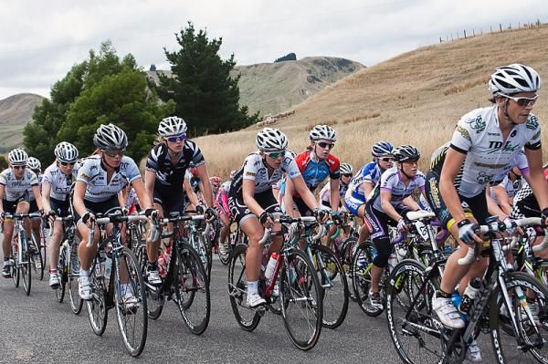 The peloton on a small climb early in the stage.