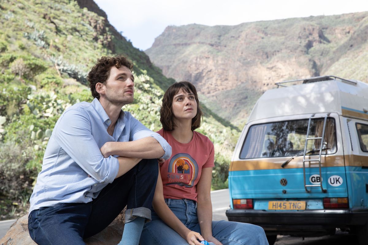 Emma Appleton của The Road Trip: 'Có sức hút giữa Addie và Dylan'