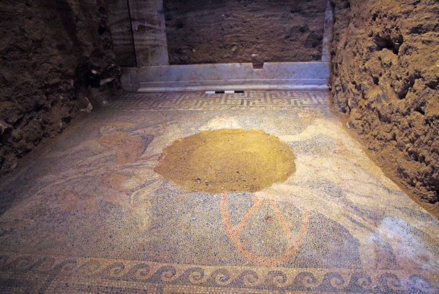 Amphipolis mosaic