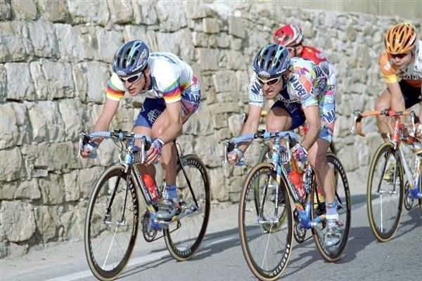 Michele Bartoli and Paolo Bettini ride side-by-side for Mapei in Milan-San Remo. Their friendship crumbled at Mapei as Bettini emerged from Bartoli's shadow.