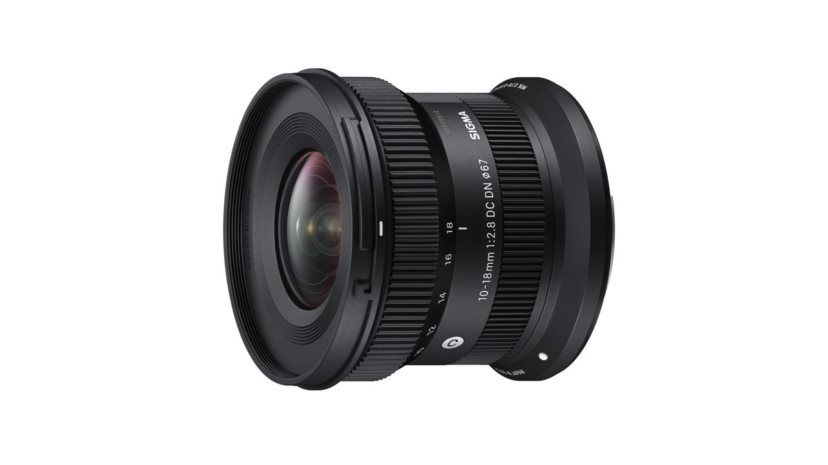 The Sigma 10-18mm f/2.8 DC DN | Contemporary lens for Canon RF, against a white background