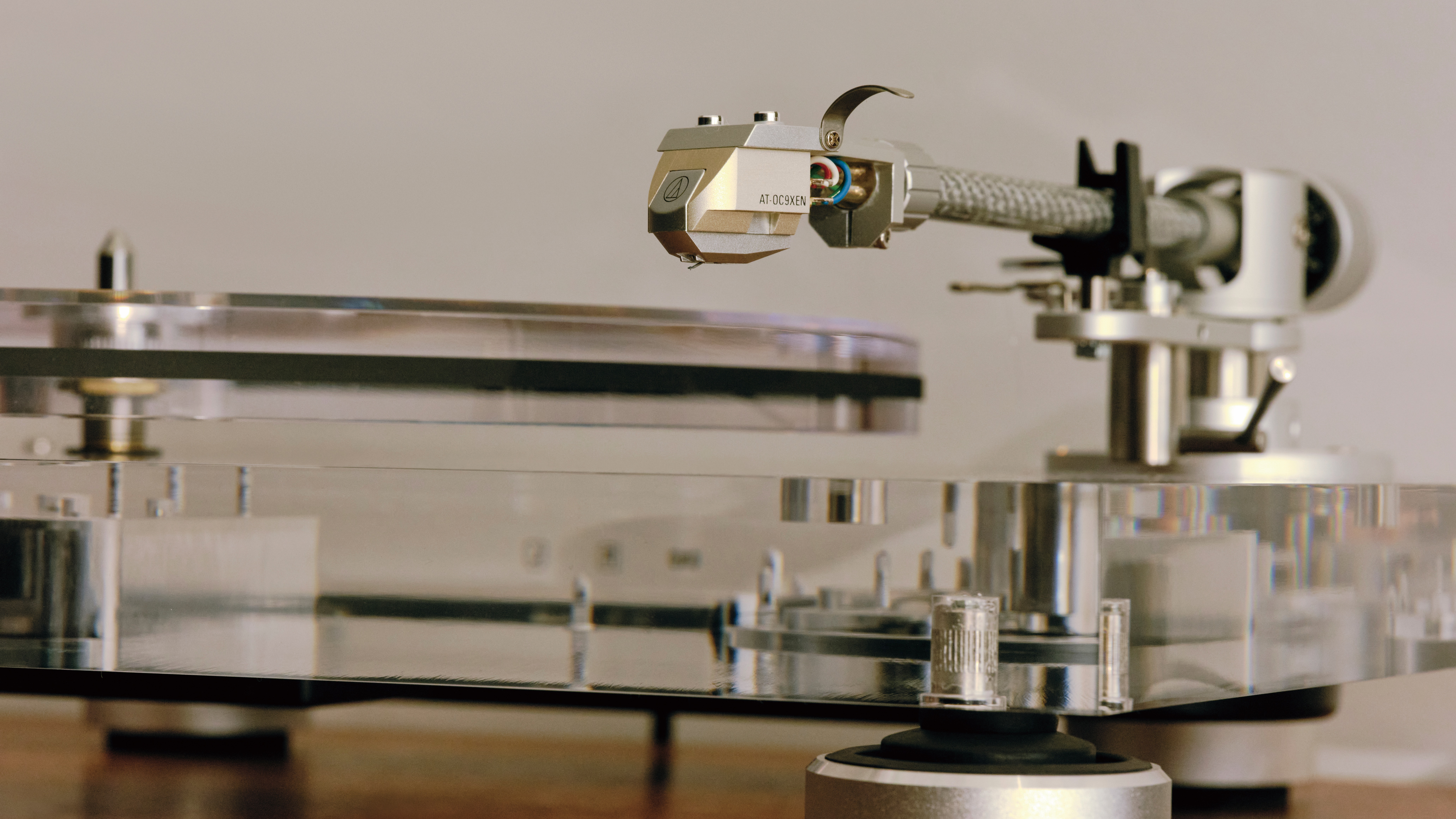 Audio-Technica AT-LPA2 transparent turntable