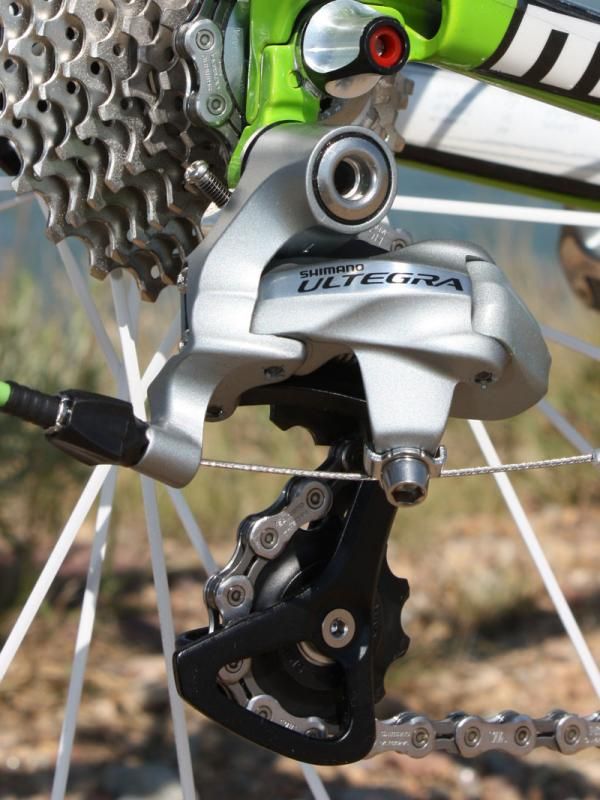 The updated Ultegra 6700 rear derailleur now sports a more faceted look.