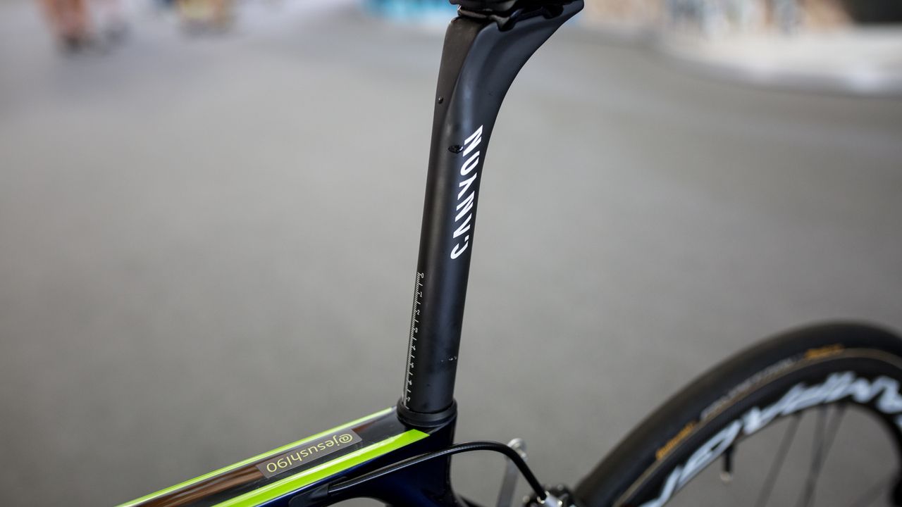 The Canyon seatpost is marked for an easy setup