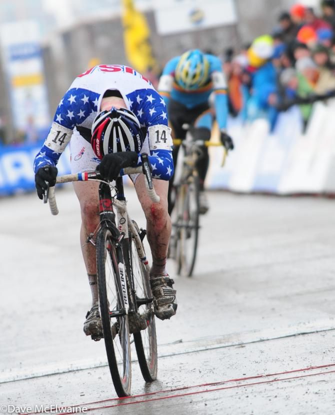 Logan Owen (USA) sprinting for fourth place