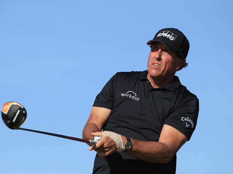 Mickelson Plays With Premier Golf League Representatives