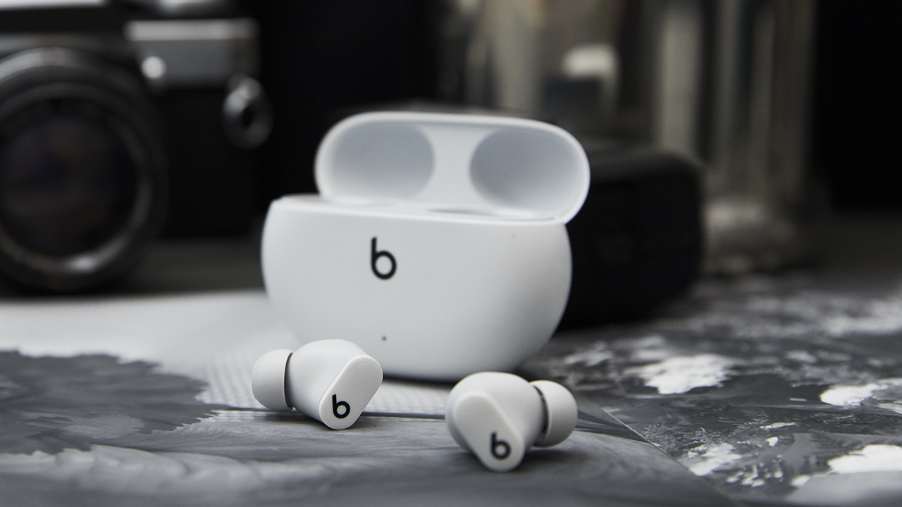 beats studio buds in white