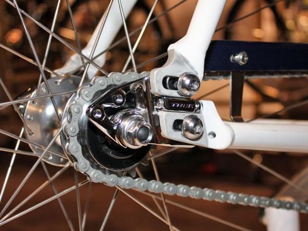 Split dropouts come standard on all Districts so buyers can upgrade to a belt drive later if they so desire.