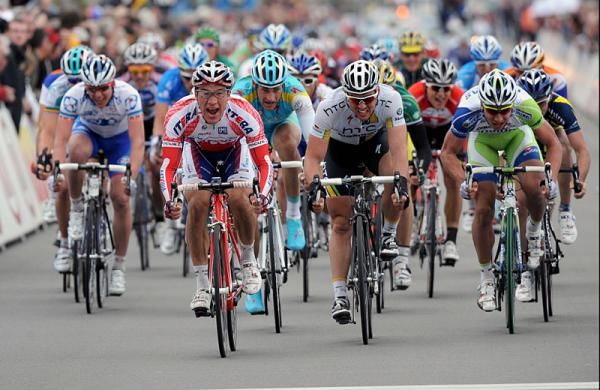 An ecstatic Denis Galimzyanov (Katusha) takes the win in Koksijde.