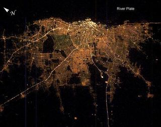 buenos-aires-night-110926-02