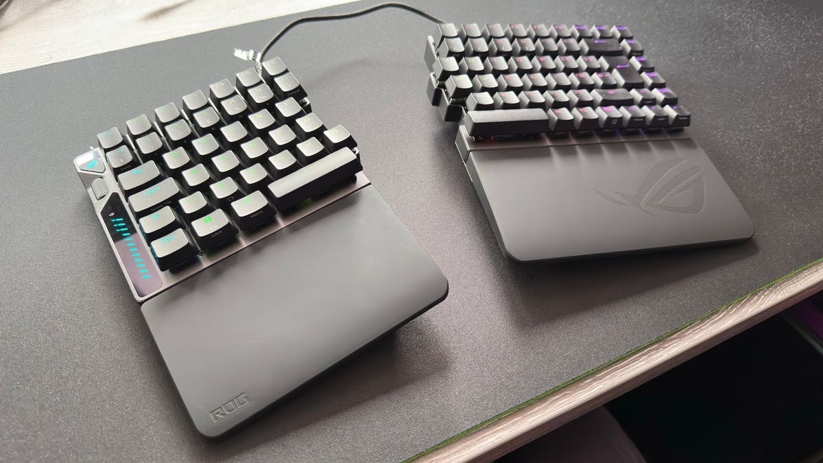 キーボード ROG Falcata Gaming Keyboard 01.jpg