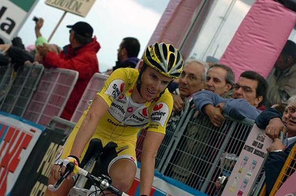 Riccardo Ricc&ograve; (Saunier Duval-Prodir) finishes.