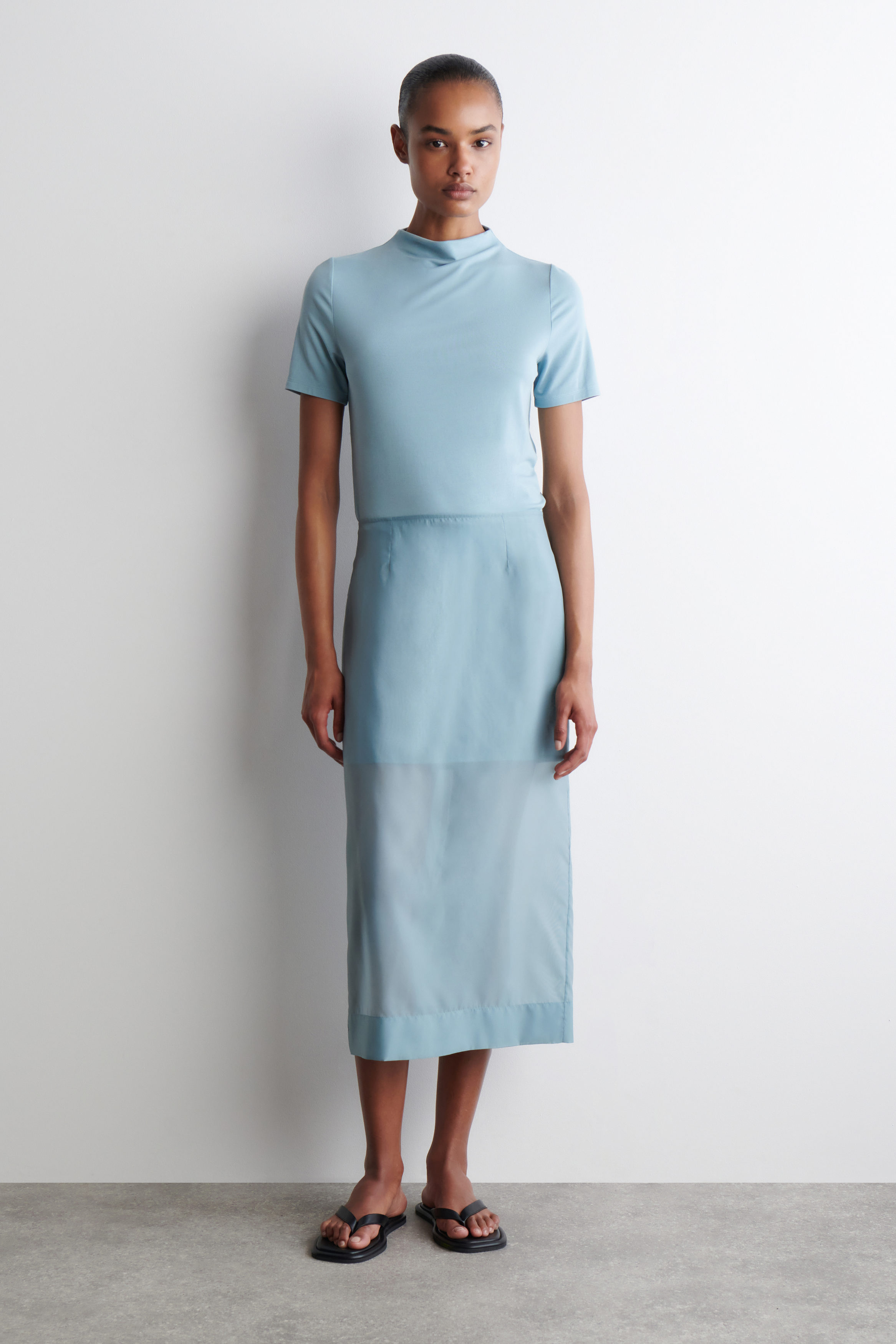 Transparent column skirt