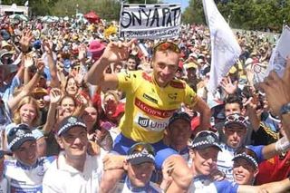 2004 winner Pat Jonker gets the adulation of the crowd
