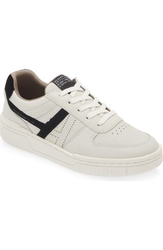 Vix Low Top Sneaker