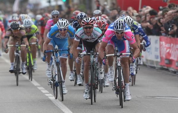 Enrico Rossi struggles in the wake of the Ale-Jet.