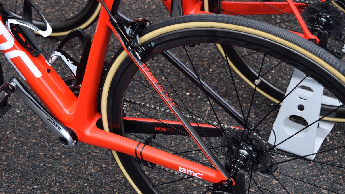 The new frameset has slightly wider rear stays, so the geometry remains the same between disc and calliper versions