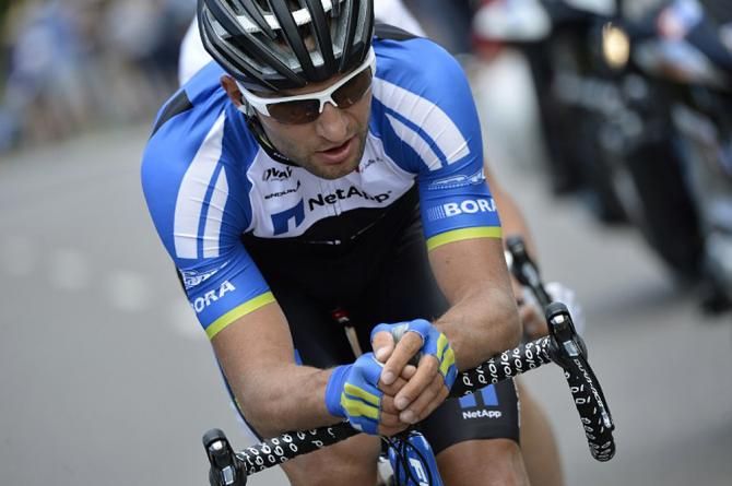Jan Barta (Team NetApp-Endura) leads Jean-Marie Bideau (Bretagne-S&eacute;ch&eacute; Environment) in the day's breakaway